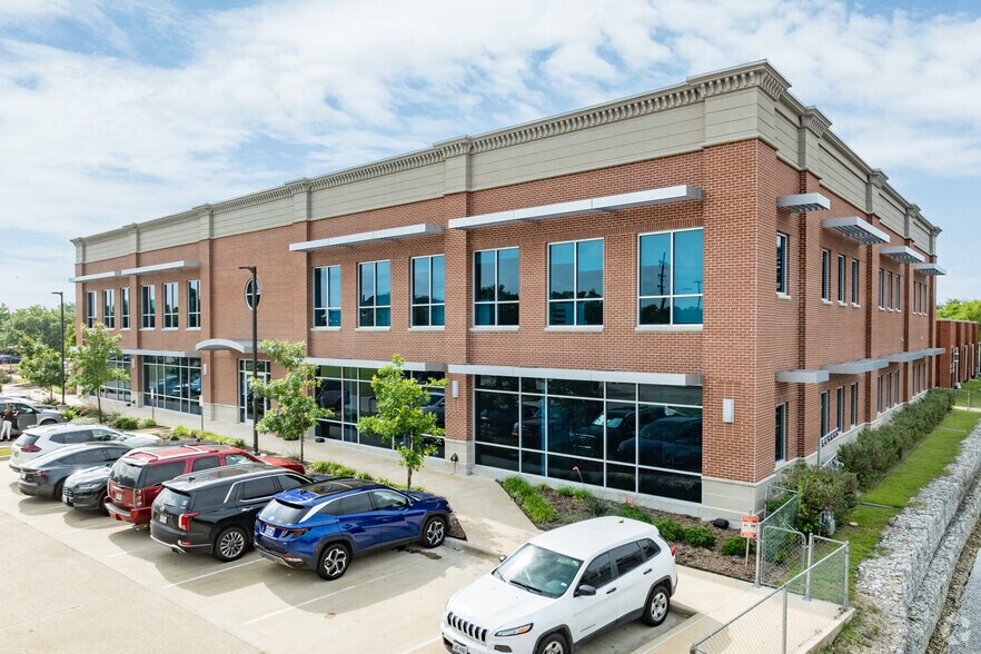 More Photos Of 6705 Heritage Pkwy, Rockwall Medical For Lease
