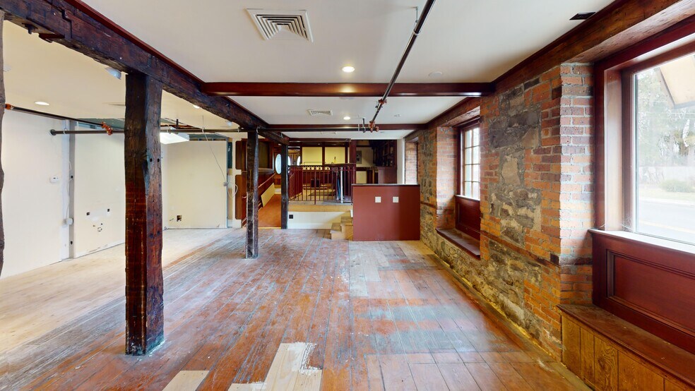 More Photos Of 16 N Chestnut St, New Paltz Freestanding For Sale