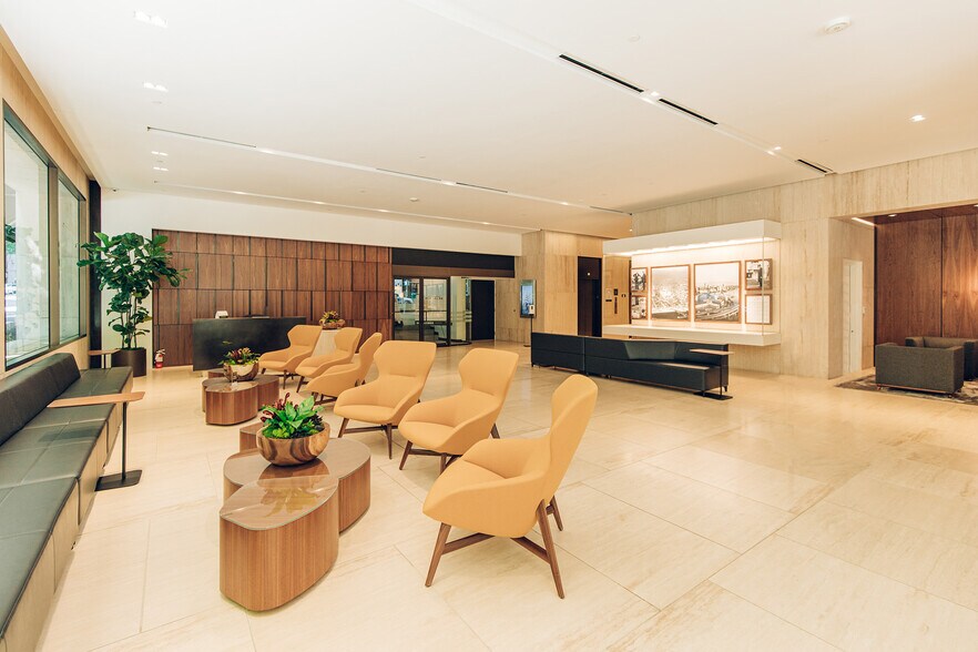 More Photos Of 111 SW Columbia St, Portland Office For Lease