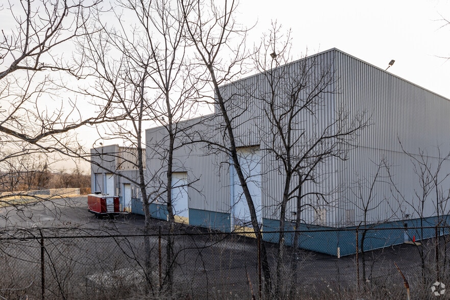 More Photos Of 4930 Buttermilk Hollow Rd, West Mifflin Manufacturing For Sale