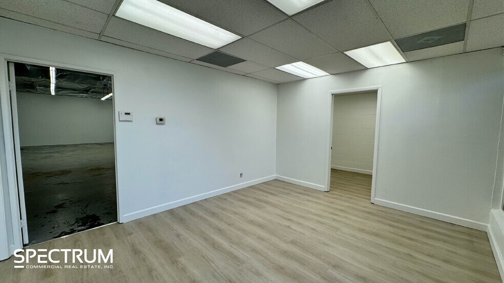 More Photos Of 8755 Remmet Ave, Canoga Park Warehouse For Lease