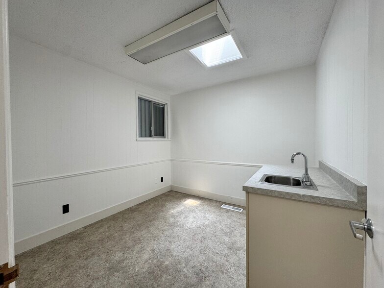 More Photos Of 13350 Big Basin Way, Boulder Creek Medical For Lease