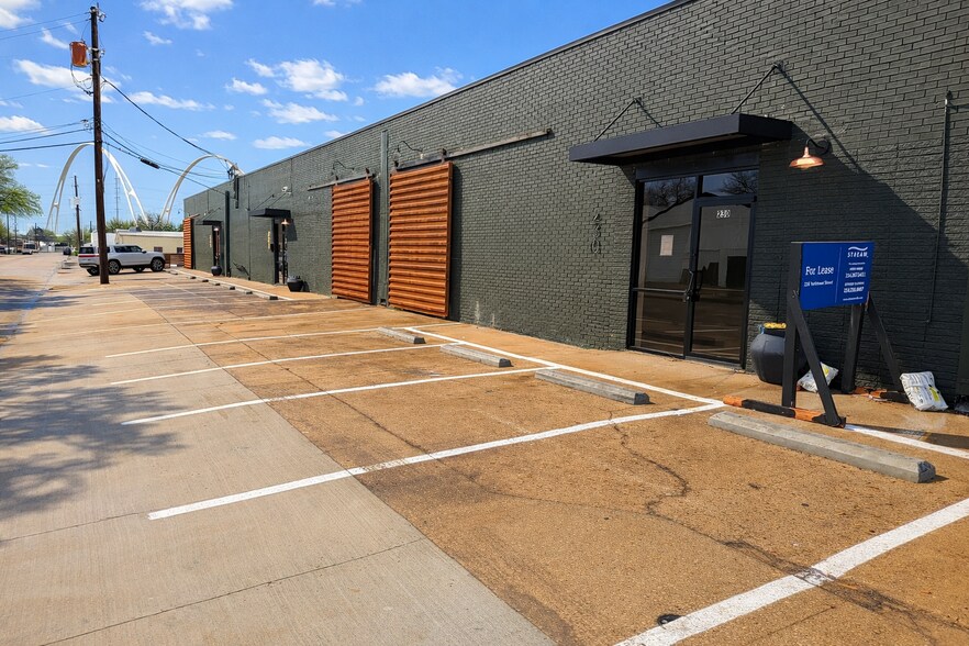 Primary Photo Of 226-232 Yorktown St, Dallas Warehouse For Lease