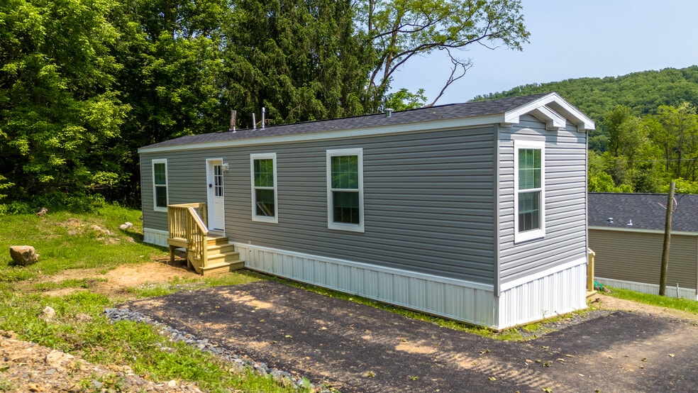 More Photos Of 465 Royal Manor Rd, Easton Manufactured Housing Mobile Home Park For Sale