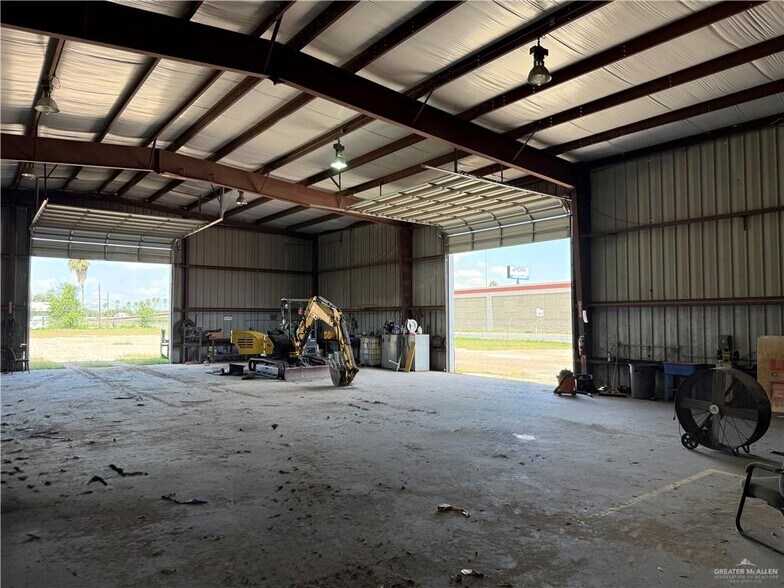 More Photos Of 110 E Expressway 83, La Feria Warehouse For Sale