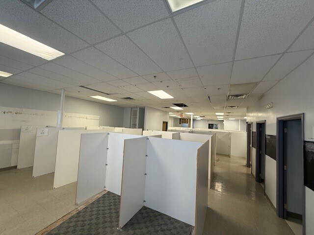 More Photos Of 31-49 Easton Rd, Willow Grove Storefront Retail Office For Lease