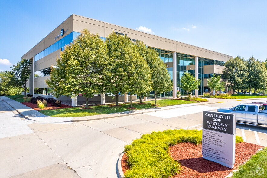 More Photos Of 2600 Westown Pky, West Des Moines Office For Lease