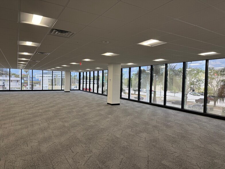 More Photos Of 4950 W Kennedy Blvd, Tampa Office For Lease