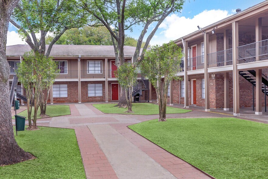 More Photos Of 3940 S Shaver St, Houston Apartments For Sale