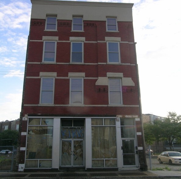 More Photos Of 1301 N Clybourn Ave, Chicago Freestanding For Lease