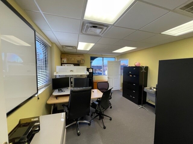 More Photos Of 7500-7548 Gardner Park Dr, Gainesville Office For Lease