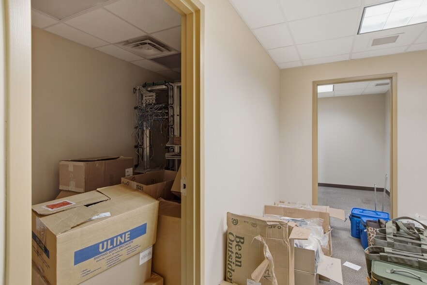 More Photos Of 421 Main St, Franklin Storefront Retail Office For Lease