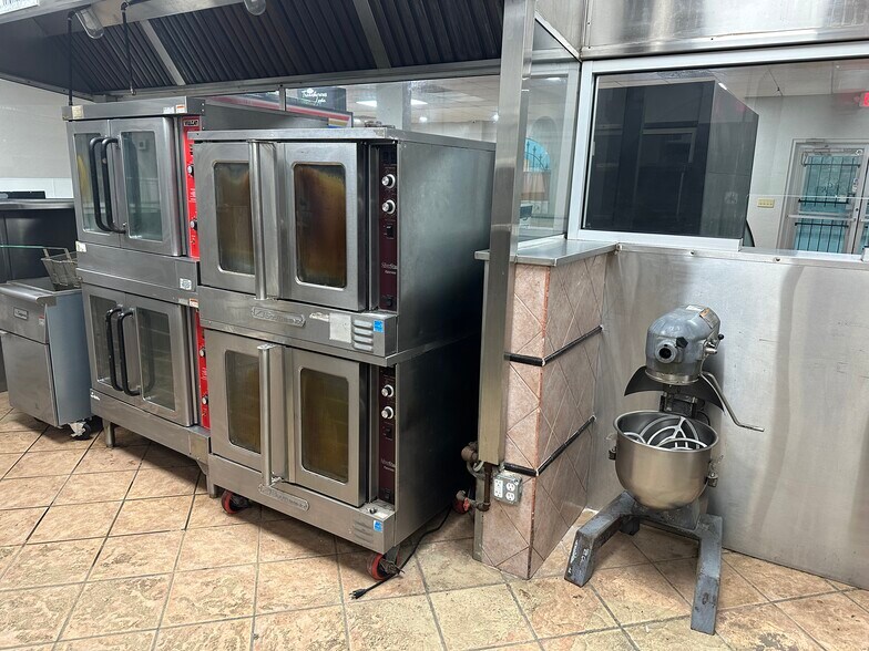 More Photos Of 7820 Fulton St, Houston Restaurant For Sale