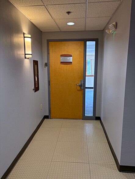 More Photos Of 100 Treble Cove Rd, Billerica Medical For Lease