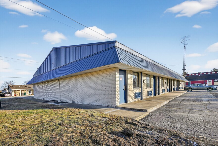 More Photos Of 236 S Jacques St, Arcola Hotel For Sale