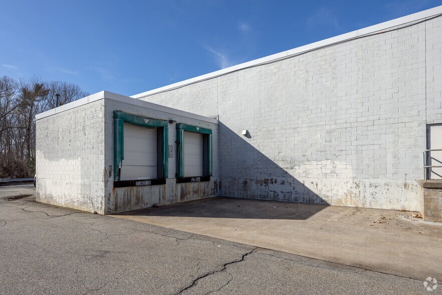 More Photos Of 500-950 Kings Hwy, New Bedford Unknown For Lease