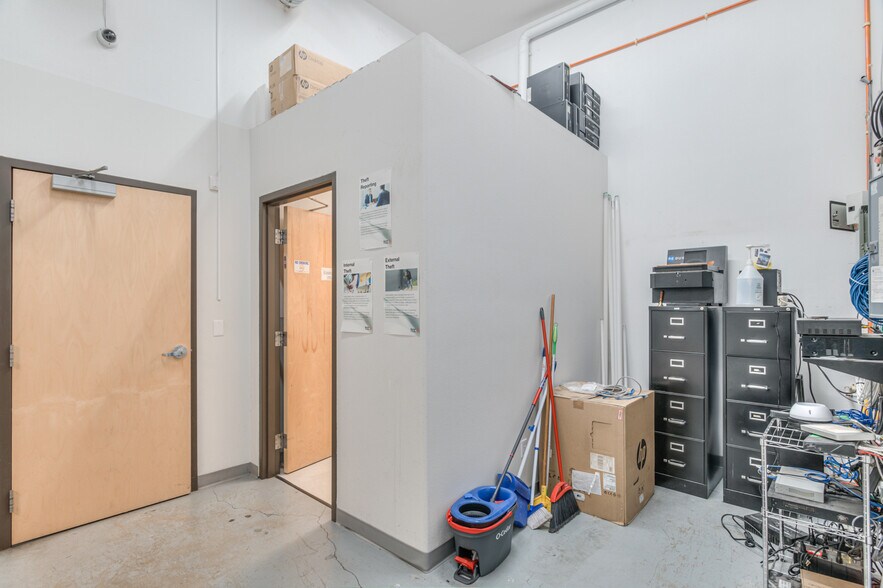 More Photos Of 1565 NE 3rd St, Prineville General Retail For Lease