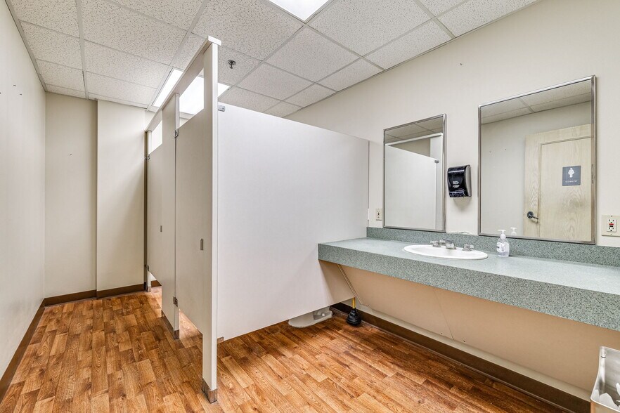 More Photos Of 29 S Chadbourne St, San Angelo Drugstore For Sale