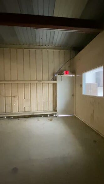 More Photos Of 4770 Washington Blvd, Beaumont Light Distribution For Sale
