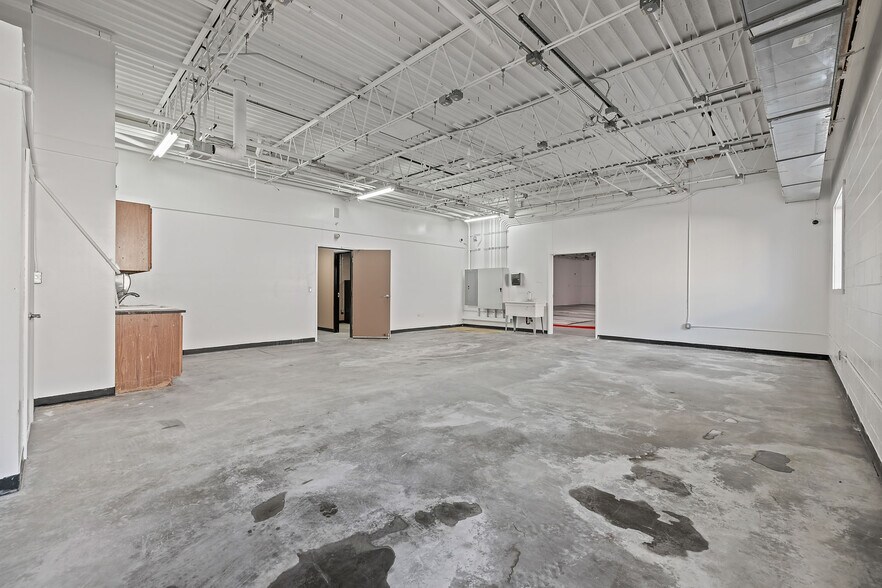 More Photos Of 4905 E 41st Ave, Denver Warehouse For Sale