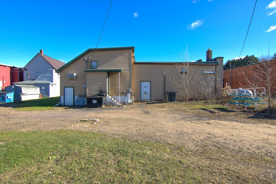 More Photos Of 115 Diamond St N, Ridgeland General Retail For Sale