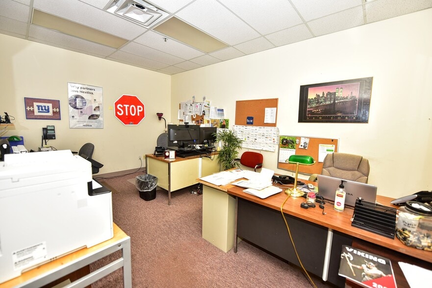 More Photos Of 230 West Parkway, Pompton Plains Flex For Sale