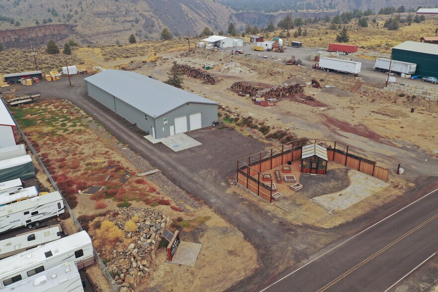 More Photos Of 14079 SW Commercial Loop Rd, Terrebonne Warehouse For Sale