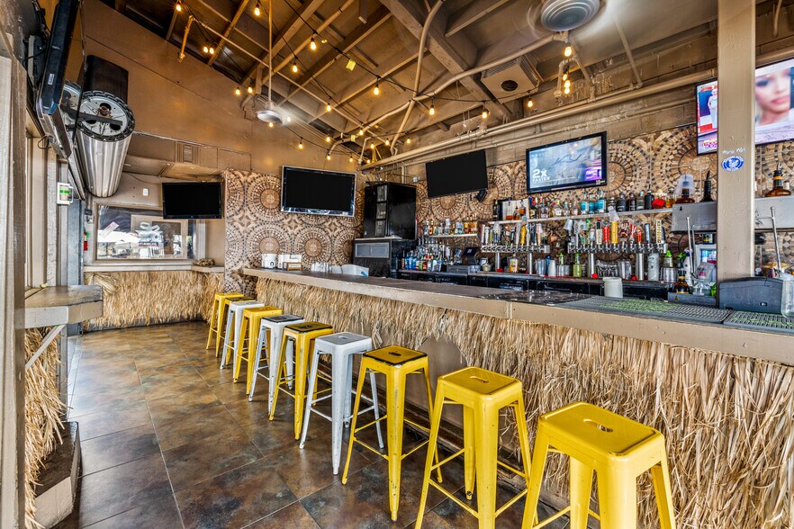 More Photos Of 266 S Palm Canyon Dr, Palm Springs Restaurant For Sale