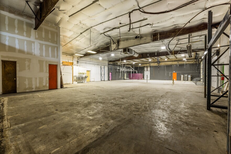 More Photos Of 535 W Poplar St, Fayetteville Warehouse For Lease