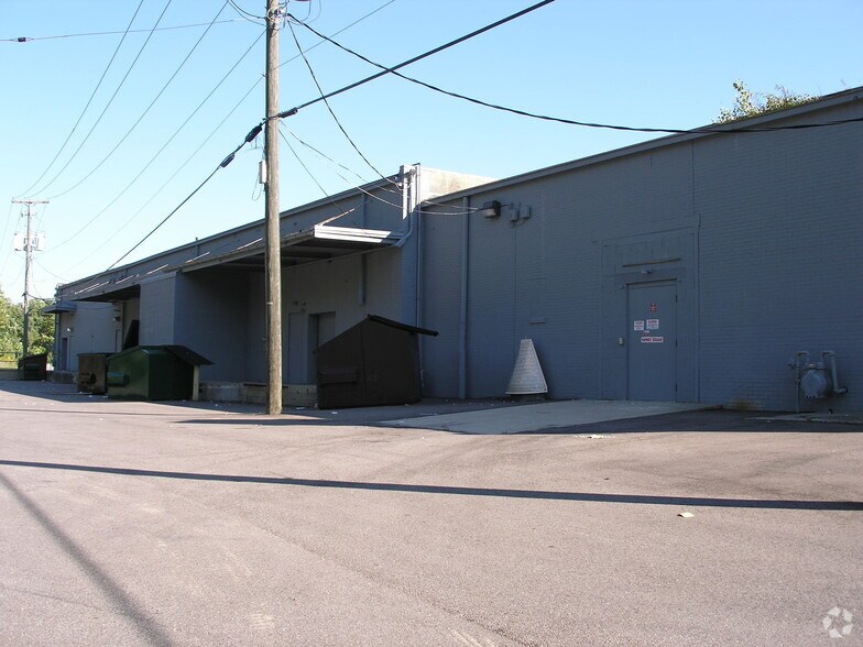 More Photos Of 1185-1259 N Memorial Dr, Lancaster General Retail For Lease