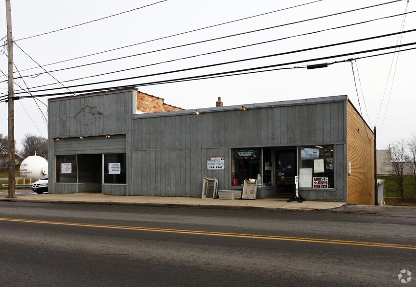 Primary Photo Of 715 Cottage St, Ashland Storefront For Lease