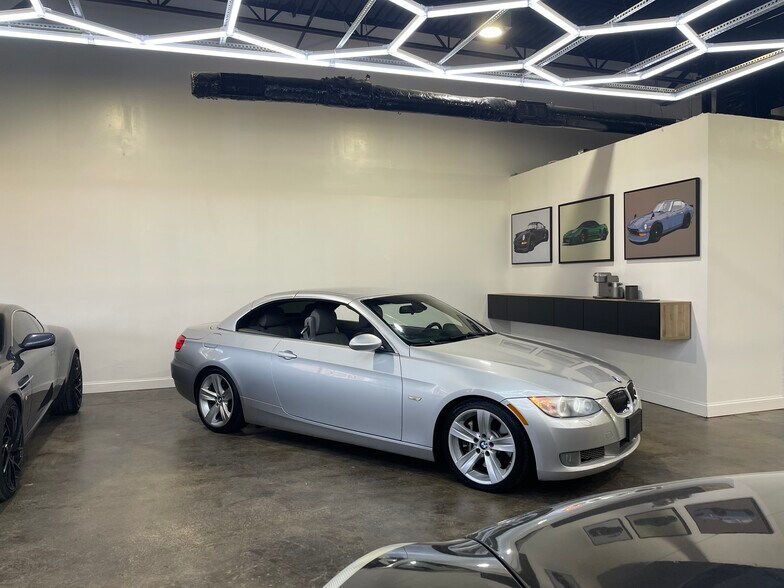 More Photos Of 2415 W Northwest Hwy, Dallas Storefront For Lease