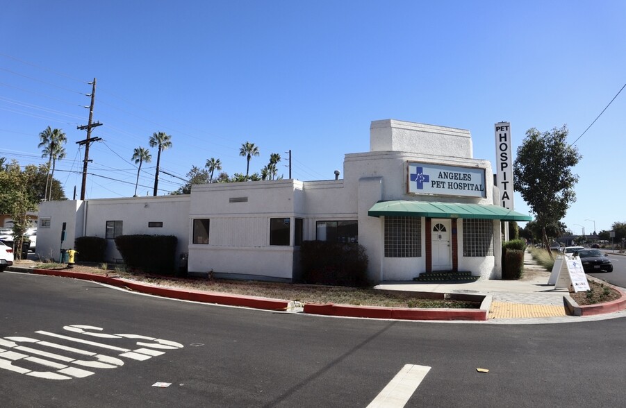 Primary Photo Of 5846 San Fernando Rd, Glendale Veterinarian Kennel For Sale