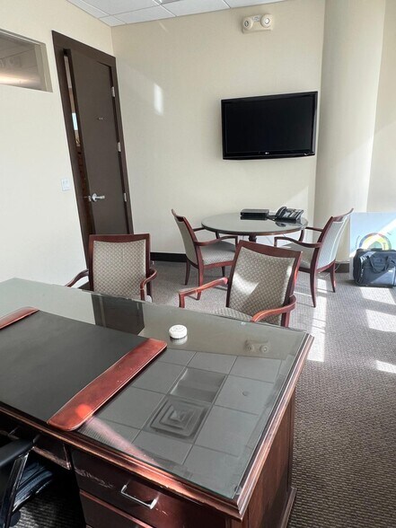 More Photos Of 20900 NE 30th Ave, Aventura Office Residential For Sale