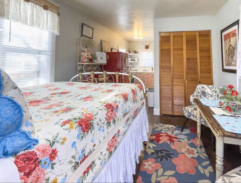 More Photos Of 102 Holly St, Colorado Springs Apartments For Sale