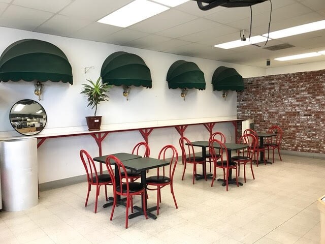 More Photos Of 16898 Sportsman St, Adelanto Service Station For Sale