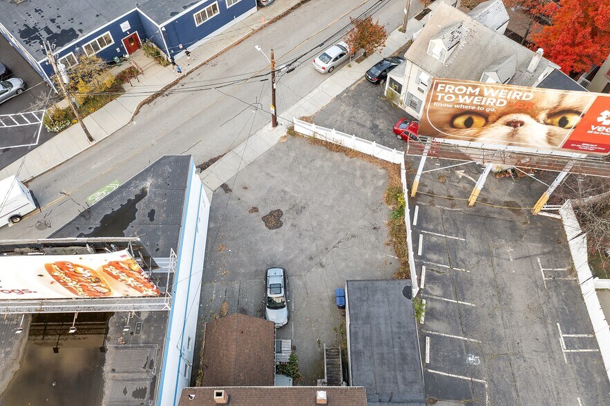 More Photos Of 489 Concord Ave, Cambridge Veterinarian Kennel For Sale