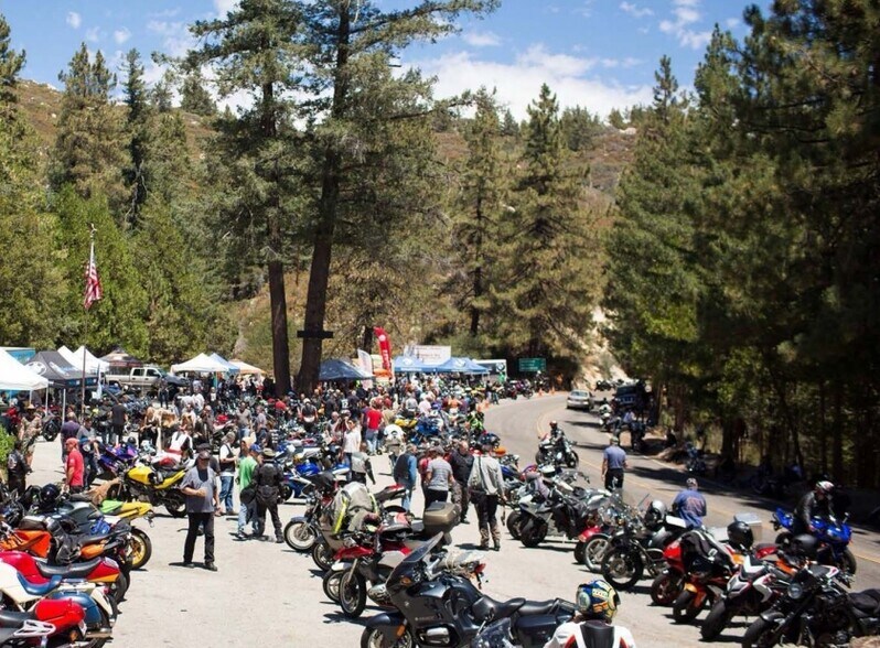 More Photos Of CA-2, La Cañada Flintridge General Retail For Sale