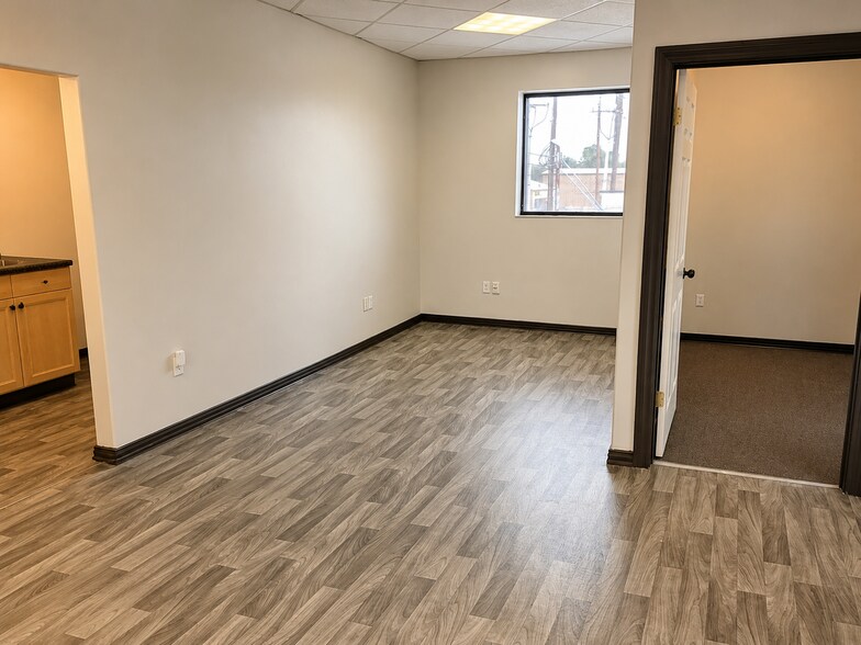 More Photos Of 6713 Broadway, Pearland Unknown For Lease