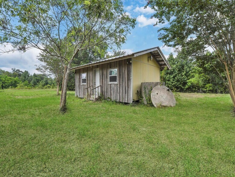 More Photos Of 11304 Fostoria Rd, Cleveland Land For Sale