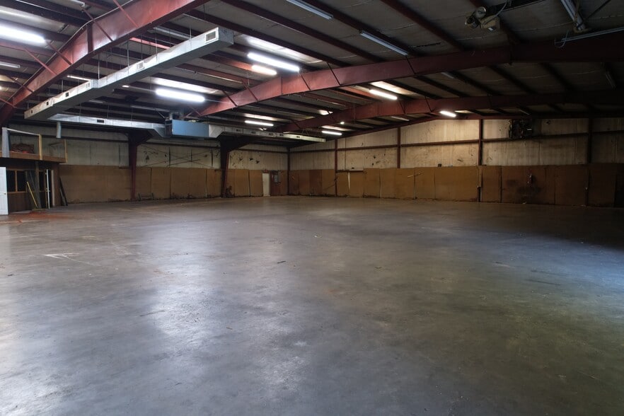 More Photos Of 600 Fork Shoals Rd, Greenville Industrial For Lease