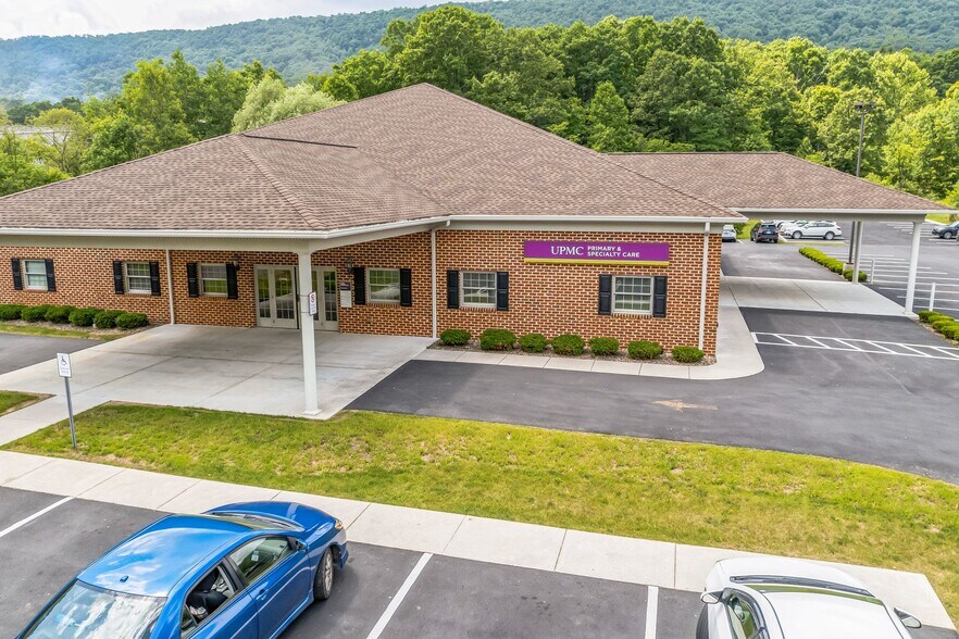 More Photos Of 745 Raystown Rd, Everett Freestanding For Sale