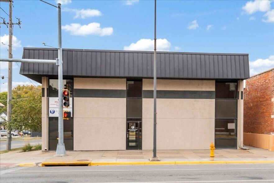 More Photos Of 100 E Broadway St, Council Bluffs Office For Sale