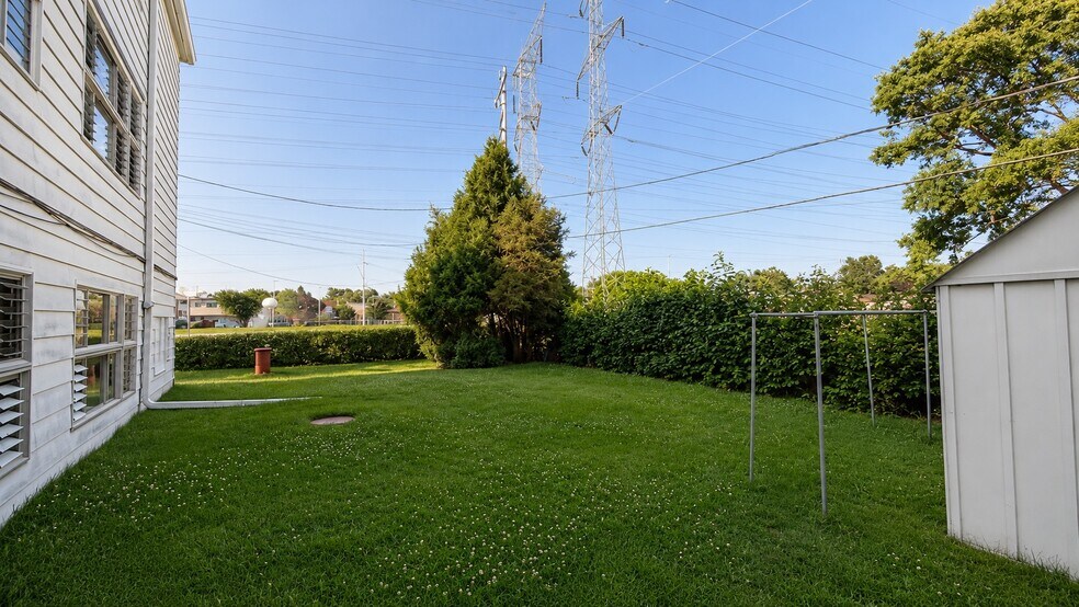 More Photos Of 8047 W Foster Ln, Niles Apartments For Sale
