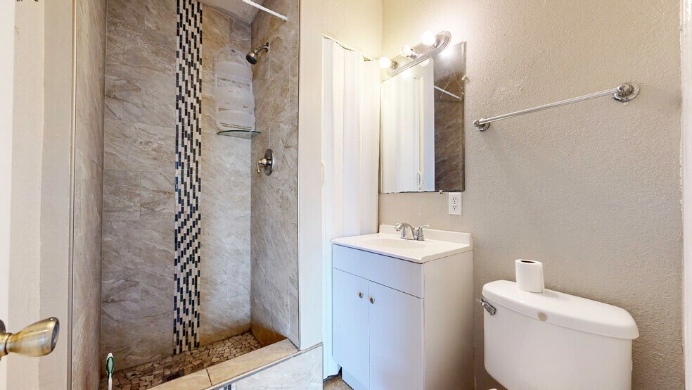 More Photos Of 1918 Aurora Rd, Melbourne General Retail For Sale