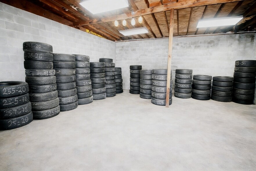 More Photos Of 3545 Roosevelt Hwy, Atlanta Auto Dealership For Sale