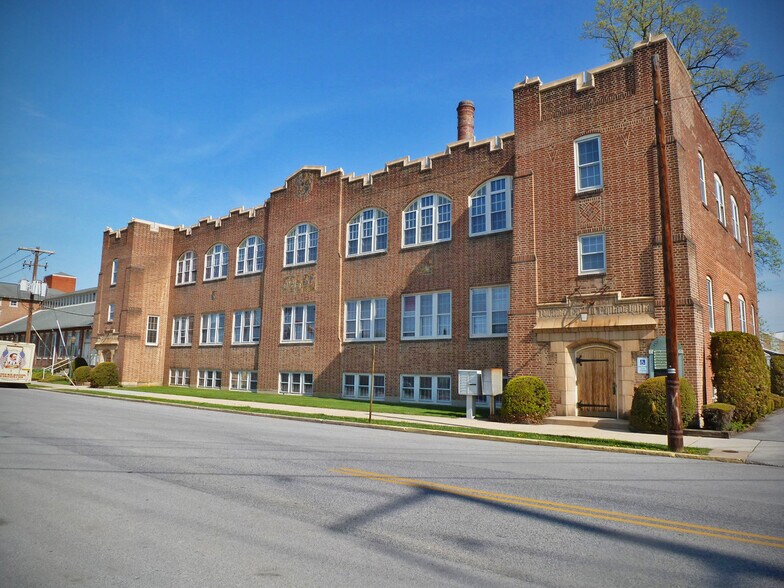 Primary Photo Of 401 E Louther St, Carlisle Office For Lease