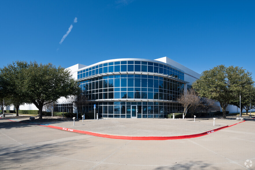 Primary Photo Of 120 Intermodal Pky, Haslet Warehouse For Lease