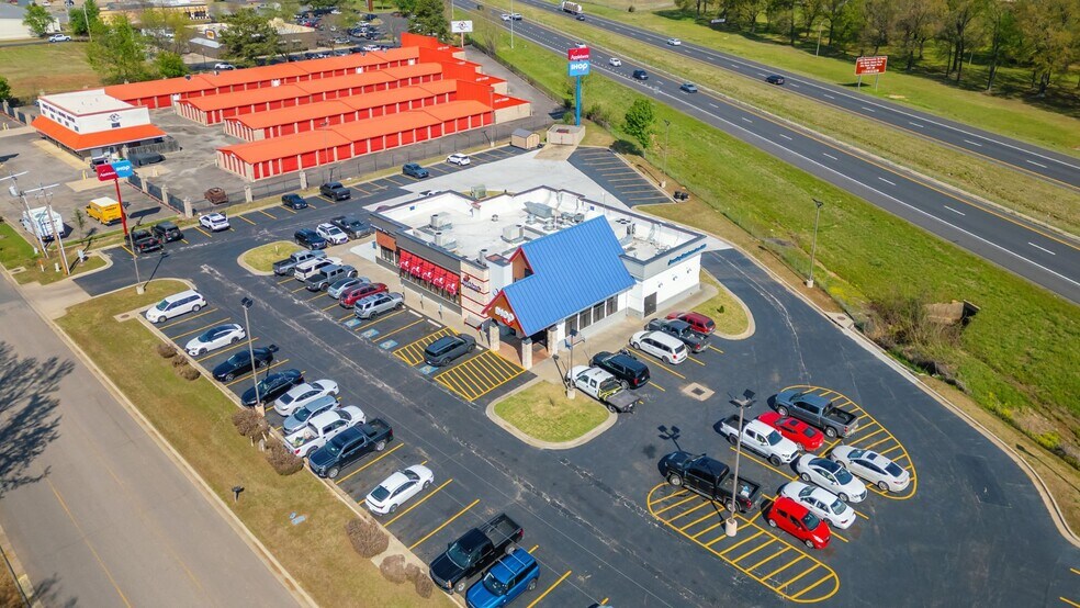 More Photos Of 401 E Harrell Dr, Russellville Restaurant For Sale