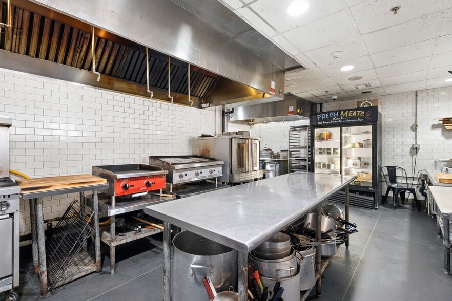 More Photos Of 8227-8229 Oak St, New Orleans Restaurant For Sale